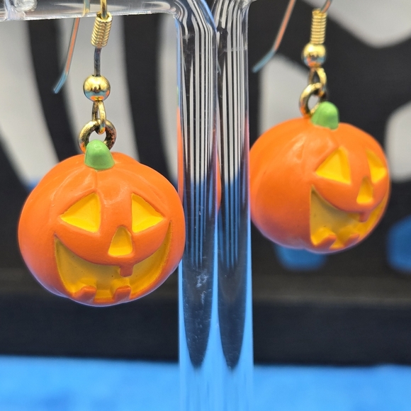 Hallmark Vintage Jack-O-Lantern Gold Hook Earrings - Picture 3 of 4